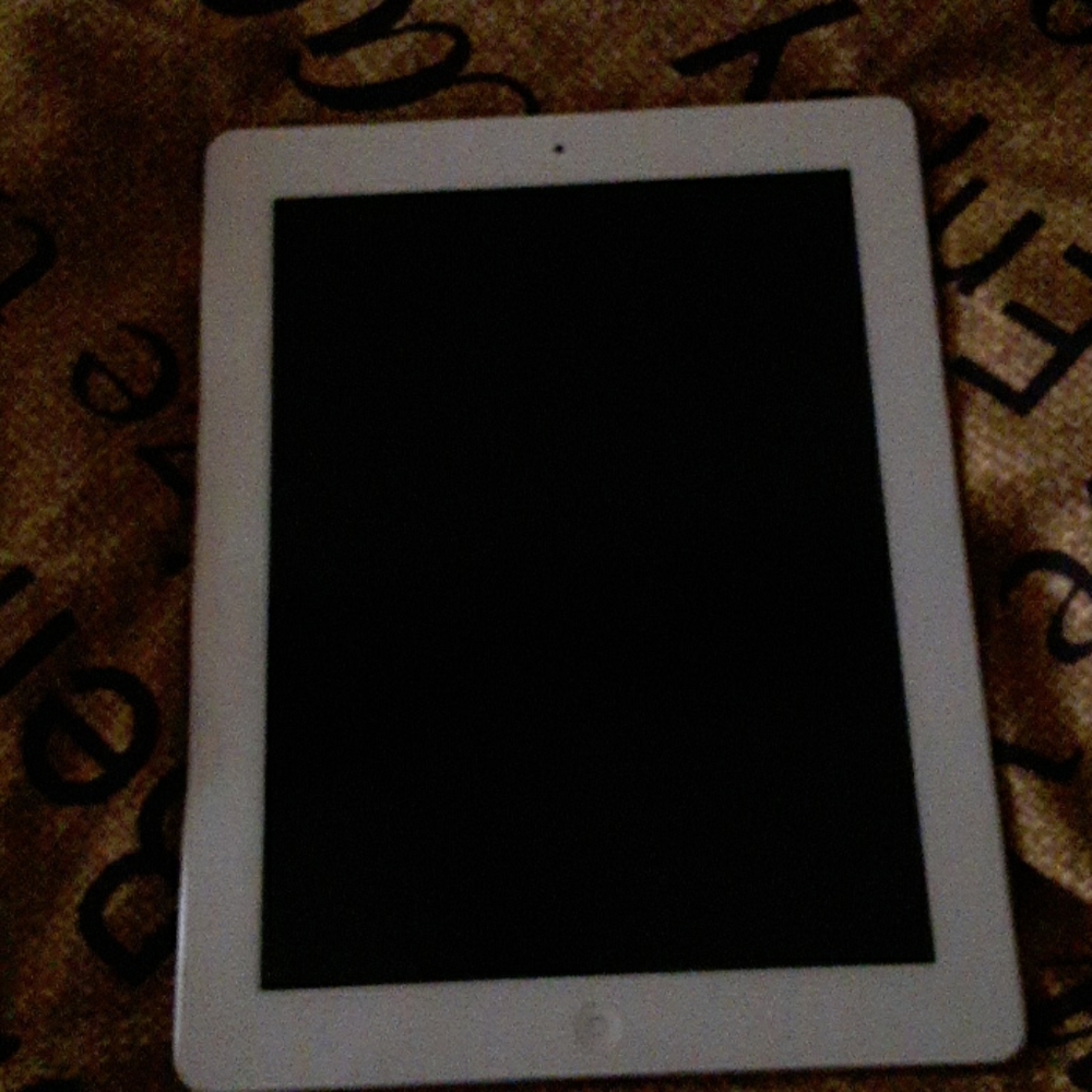 I pad 2 wi-fi 16 GB.   Model A1395.
